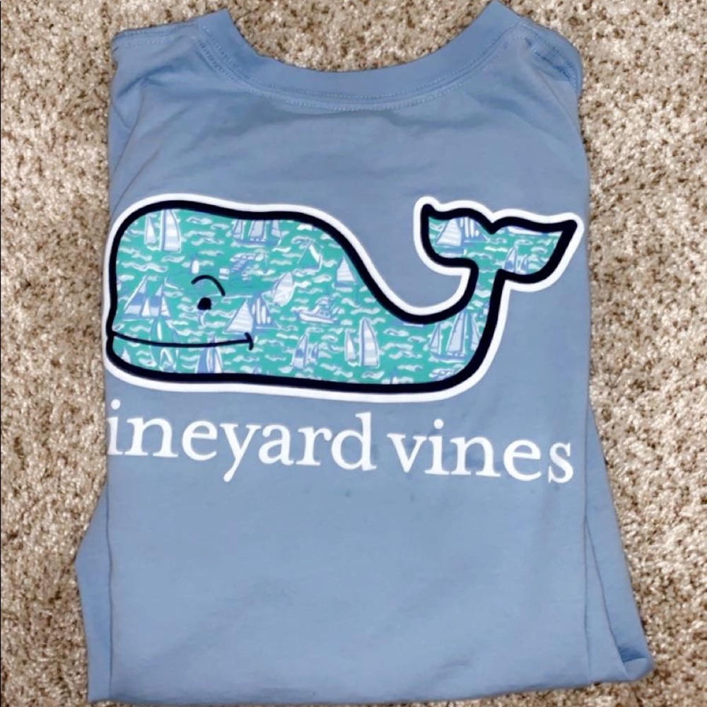 vineyard vines t shirt